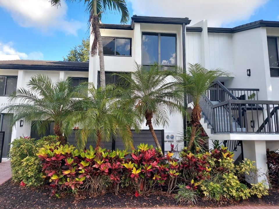 最近租的: $3,500 (2 贝兹, 2 浴室, 1400 平方英尺)