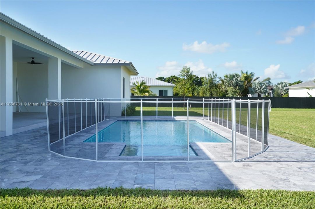 En Venta: $1,850,000 (5 camas, 6 baños, 4000 Pies cuadrados)