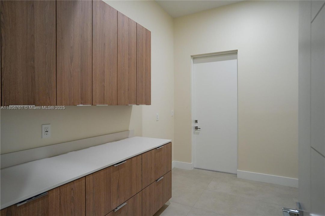 En Venta: $1,850,000 (5 camas, 6 baños, 4000 Pies cuadrados)