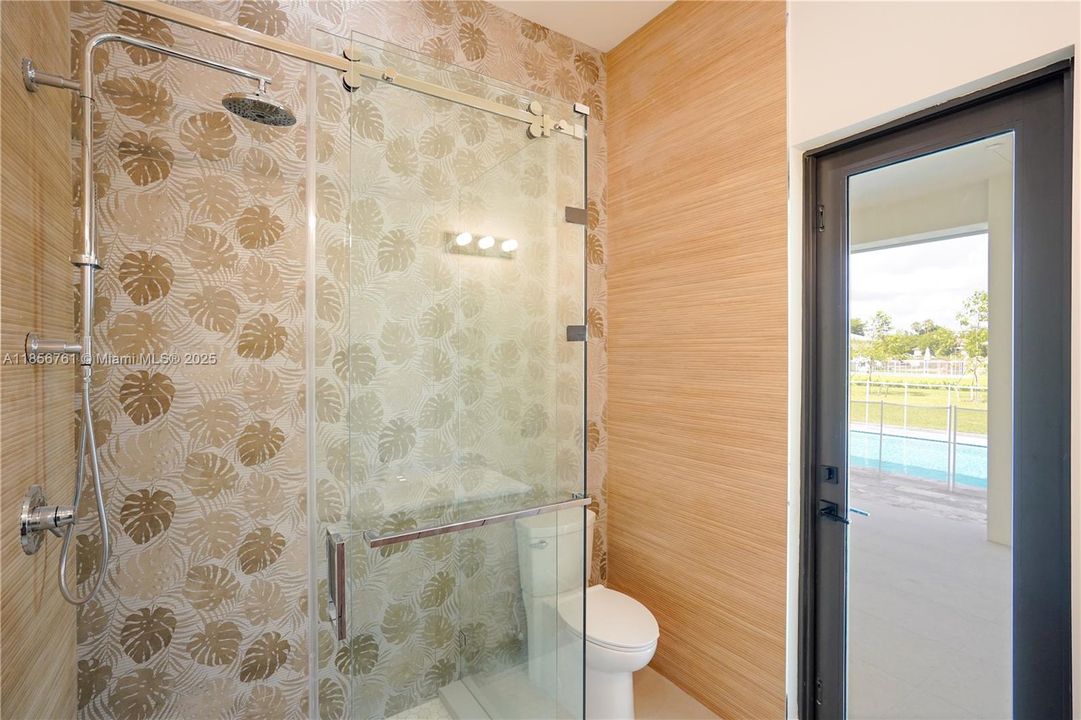 En Venta: $1,850,000 (5 camas, 6 baños, 4000 Pies cuadrados)