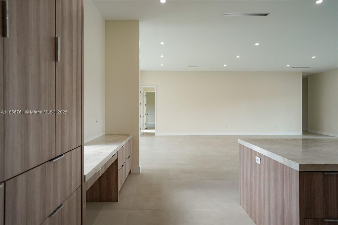 En Venta: $1,850,000 (5 camas, 6 baños, 4000 Pies cuadrados)