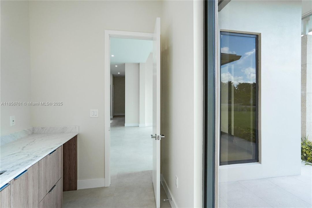 En Venta: $1,850,000 (5 camas, 6 baños, 4000 Pies cuadrados)