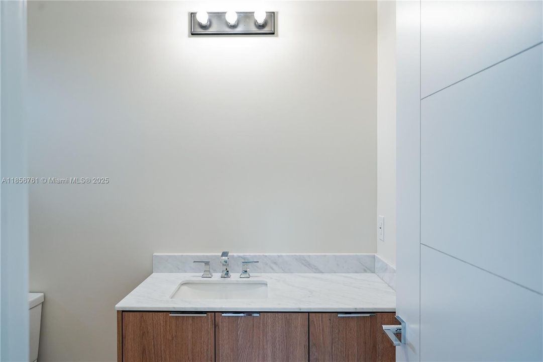 En Venta: $1,850,000 (5 camas, 6 baños, 4000 Pies cuadrados)