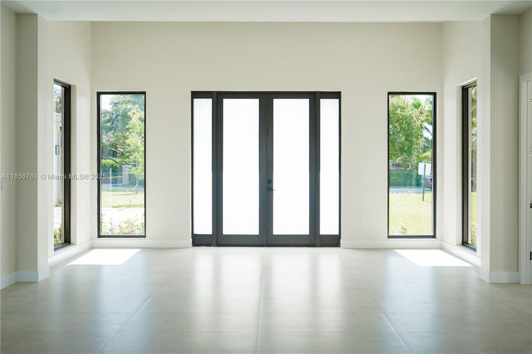 En Venta: $1,850,000 (5 camas, 6 baños, 4000 Pies cuadrados)