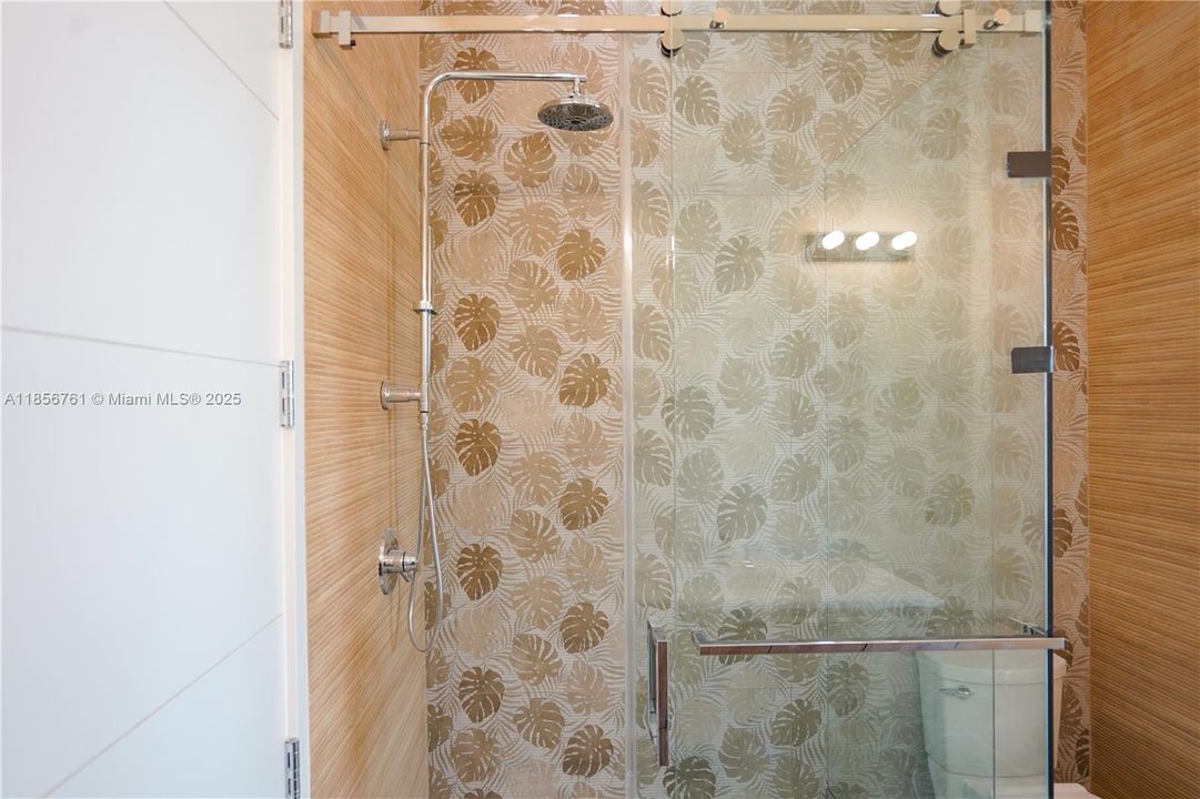 En Venta: $1,850,000 (5 camas, 6 baños, 4000 Pies cuadrados)