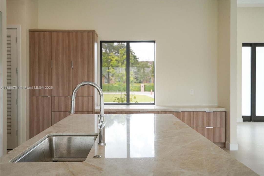 En Venta: $1,850,000 (5 camas, 6 baños, 4000 Pies cuadrados)