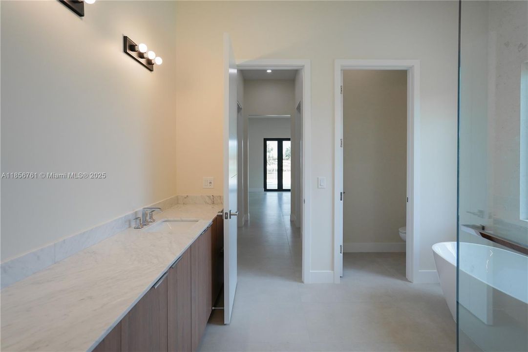 En Venta: $1,850,000 (5 camas, 6 baños, 4000 Pies cuadrados)