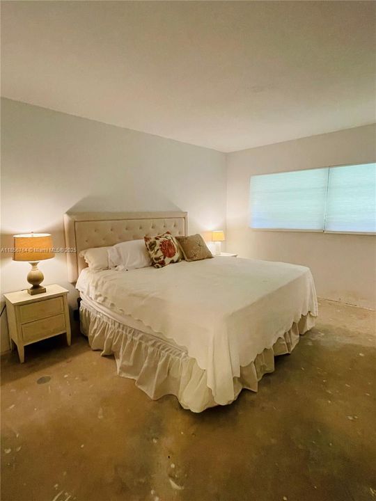 最近售出: $180,000 (2 贝兹, 2 浴室, 961 平方英尺)