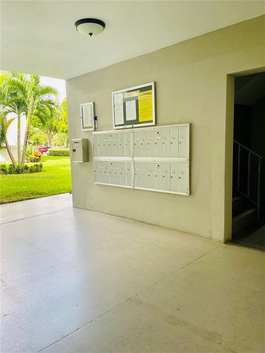 最近售出: $180,000 (2 贝兹, 2 浴室, 961 平方英尺)