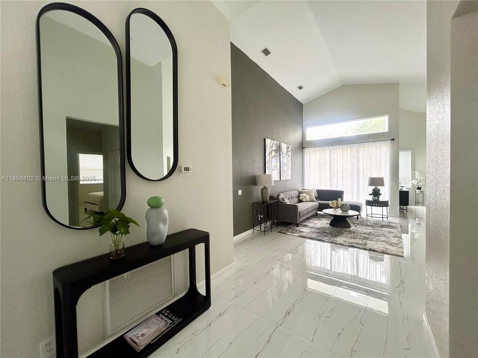 Под контрактом: $747,000 (4 спален, 2 ванн, 2414 Квадратных фут)