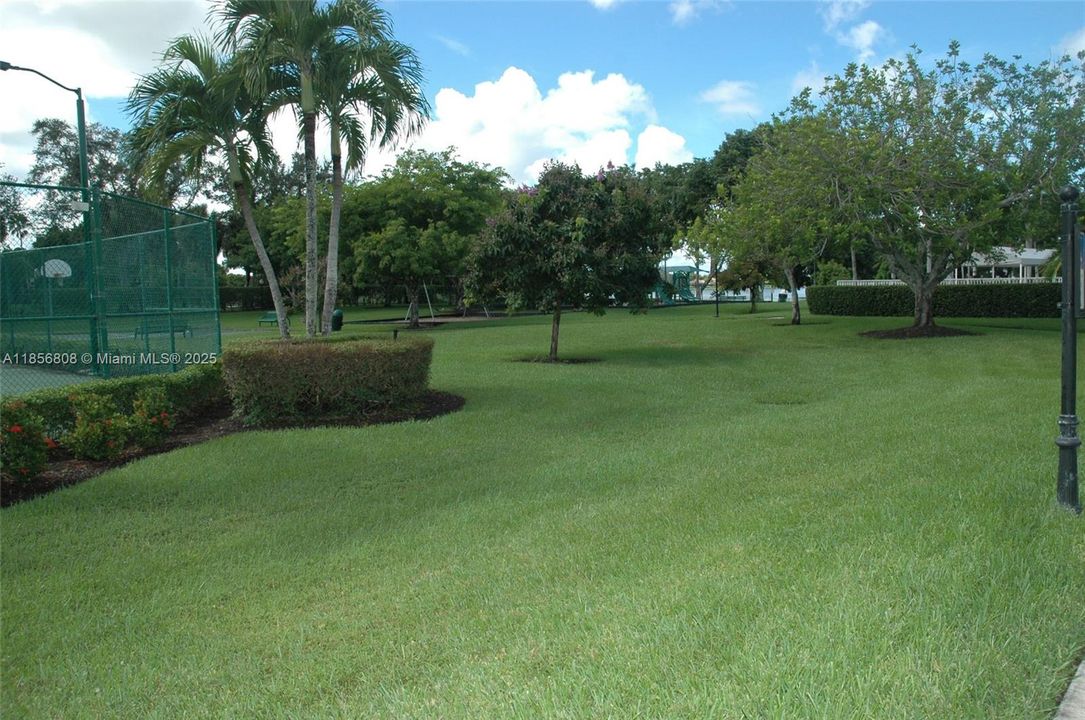 Недавно продано: $509,500 (3 спален, 2 ванн, 1732 Квадратных фут)