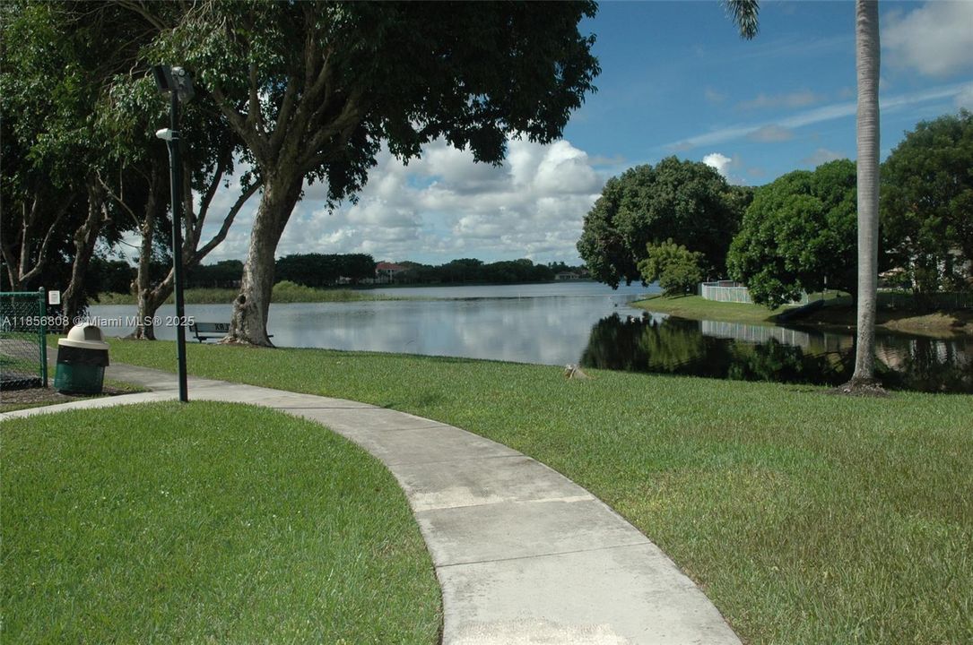 Недавно продано: $509,500 (3 спален, 2 ванн, 1732 Квадратных фут)