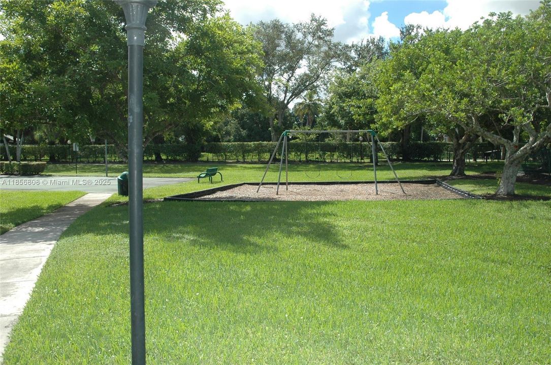 Недавно продано: $509,500 (3 спален, 2 ванн, 1732 Квадратных фут)