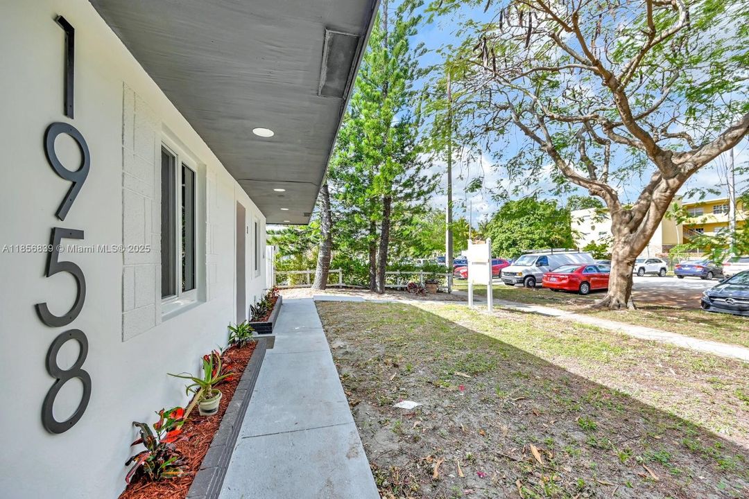 待售: $1,079,000 (0 贝兹, 0 浴室, 2142 平方英尺)