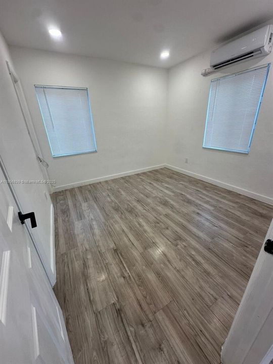 待售: $1,079,000 (0 贝兹, 0 浴室, 2142 平方英尺)