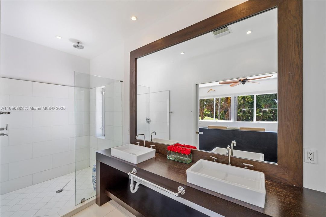 Active With Contract: $6,450,000 (3 beds, 3 baths, 3135 Square Feet)