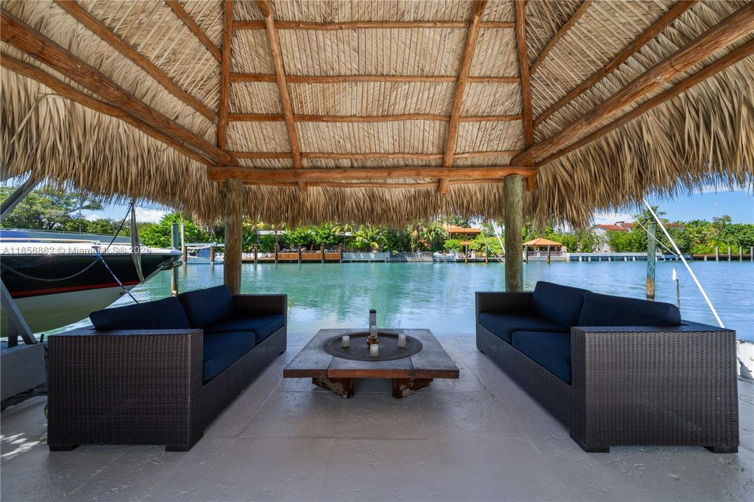 Active With Contract: $6,450,000 (3 beds, 3 baths, 3135 Square Feet)