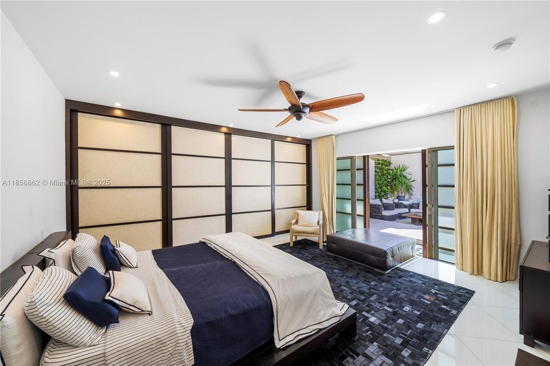 Active With Contract: $6,450,000 (3 beds, 3 baths, 3135 Square Feet)