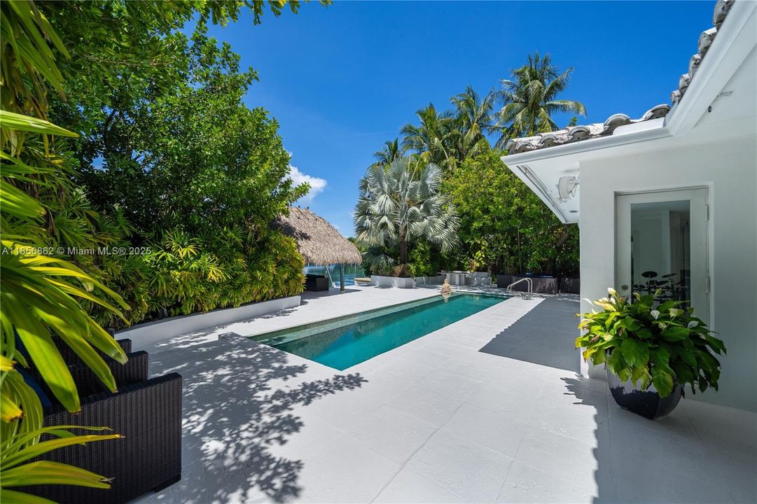Active With Contract: $6,450,000 (3 beds, 3 baths, 3135 Square Feet)