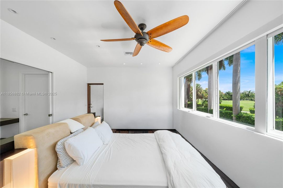 Active With Contract: $6,450,000 (3 beds, 3 baths, 3135 Square Feet)