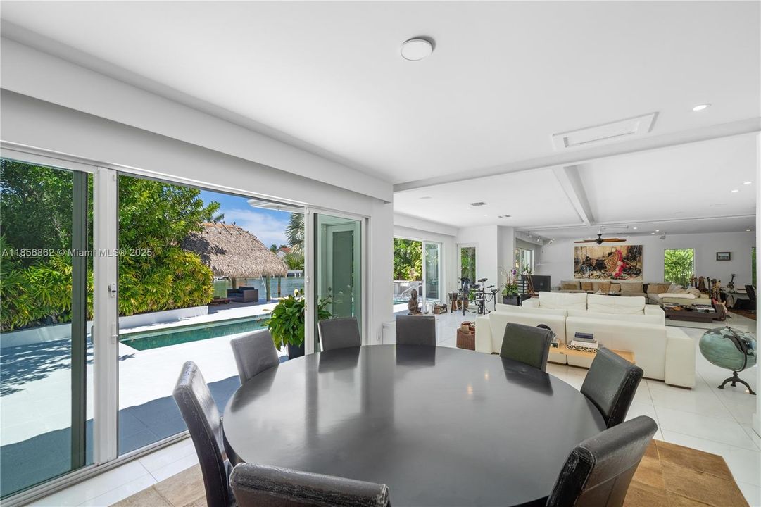 Active With Contract: $6,450,000 (3 beds, 3 baths, 3135 Square Feet)