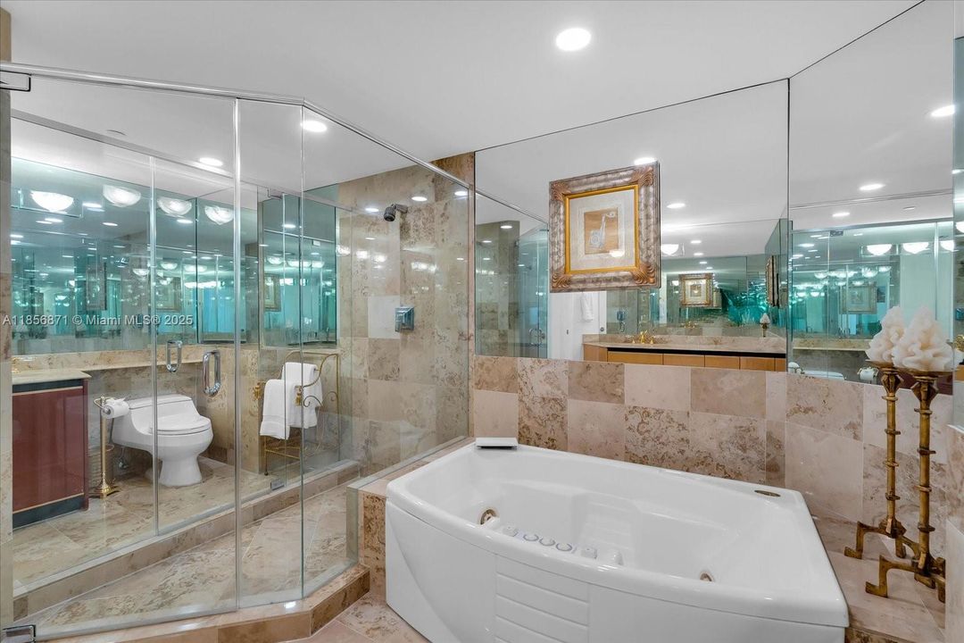 Под контрактом: $19,900 (3 спален, 3 ванн, 2250 Квадратных фут)