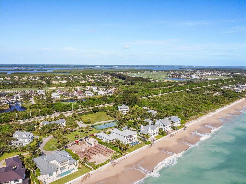 En Venta: $1,195,000 (0.48 acres)