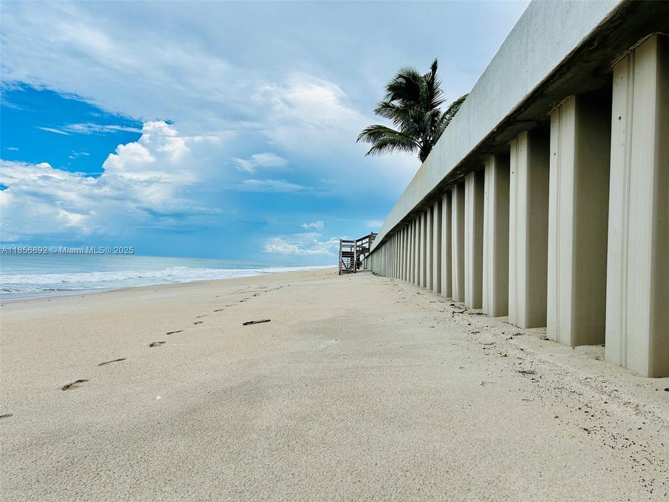 En Venta: $1,195,000 (0.48 acres)