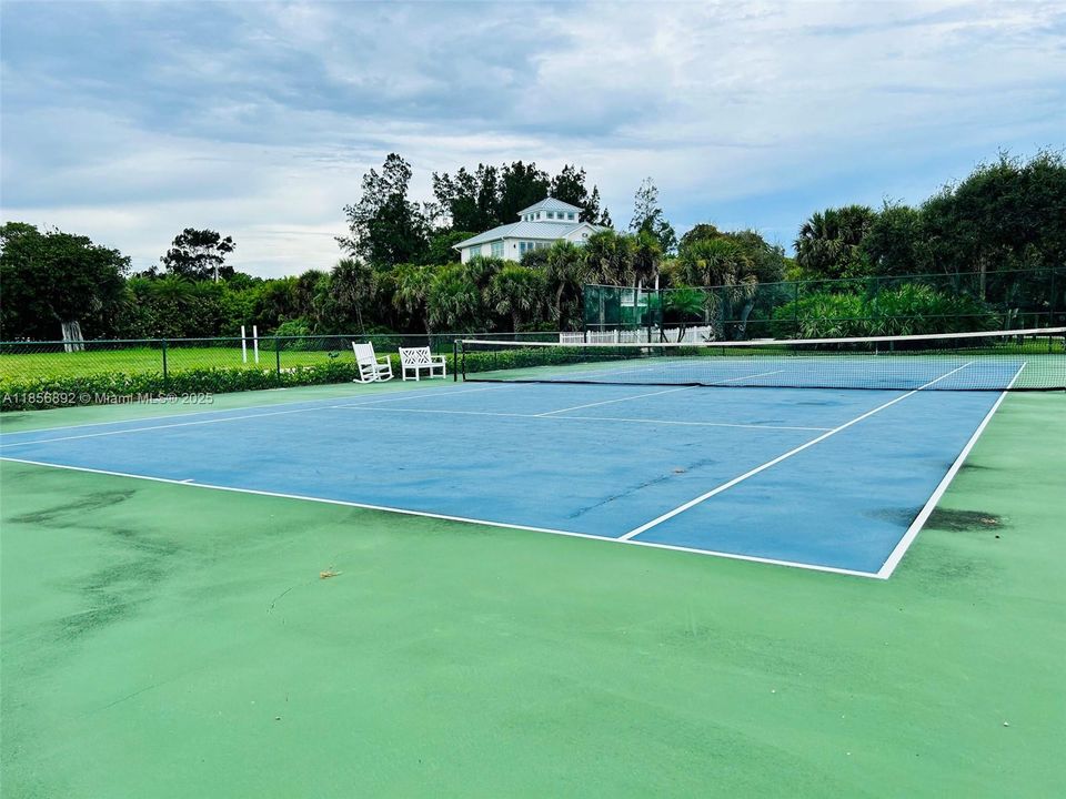 En Venta: $1,195,000 (0.48 acres)