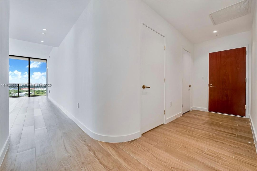 For Sale: $3,900,000 (3 beds, 3 baths, 1811 Square Feet)