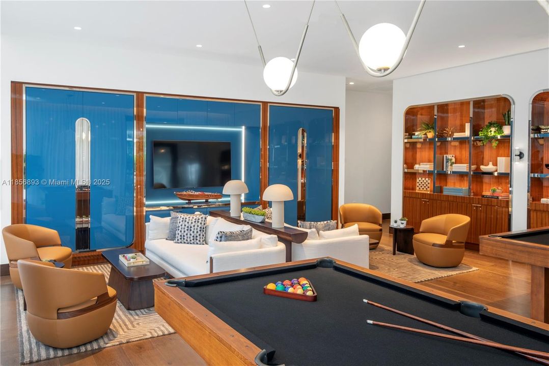 For Sale: $3,900,000 (3 beds, 3 baths, 1811 Square Feet)