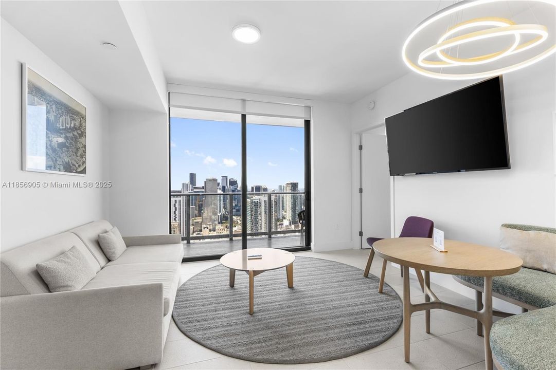 For Sale: $530,000 (1 beds, 1 baths, 505 Square Feet)