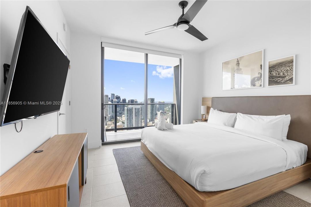 For Sale: $530,000 (1 beds, 1 baths, 505 Square Feet)