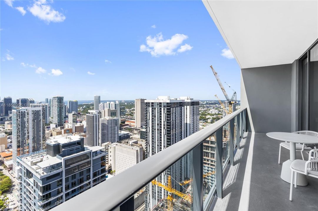 For Sale: $530,000 (1 beds, 1 baths, 505 Square Feet)