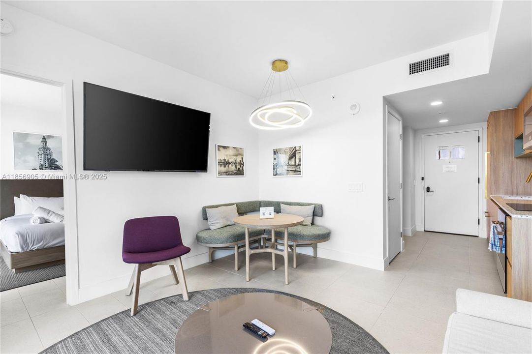 For Sale: $530,000 (1 beds, 1 baths, 505 Square Feet)