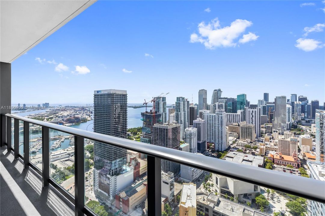 For Sale: $530,000 (1 beds, 1 baths, 505 Square Feet)