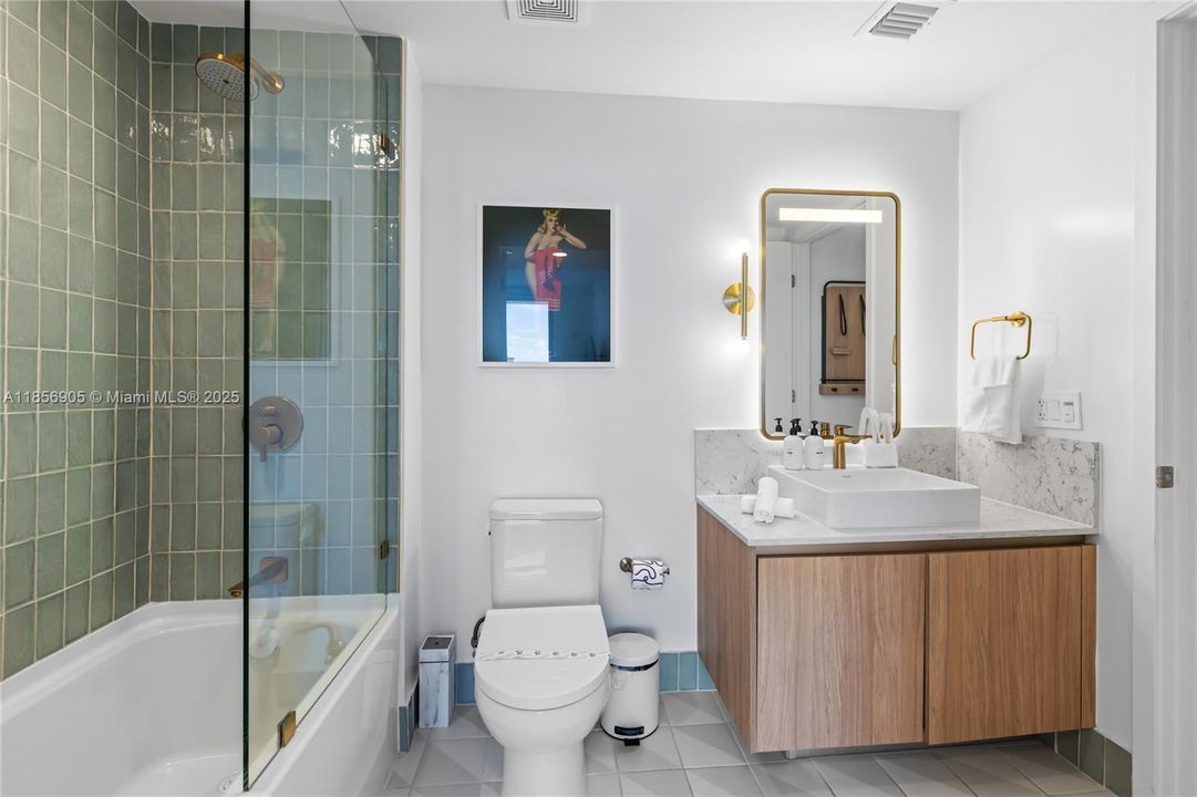 For Sale: $530,000 (1 beds, 1 baths, 505 Square Feet)
