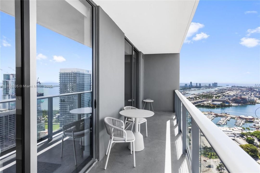 For Sale: $530,000 (1 beds, 1 baths, 505 Square Feet)