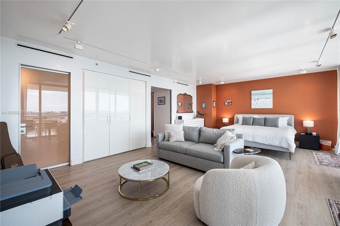 For Sale: $5,550,000 (4 beds, 4 baths, 3155 Square Feet)