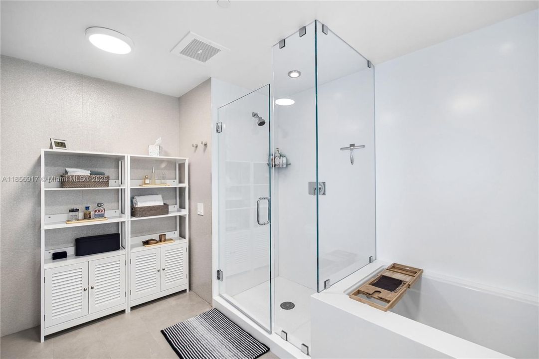 For Sale: $5,550,000 (4 beds, 4 baths, 3155 Square Feet)