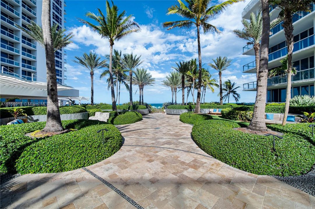 For Sale: $5,550,000 (4 beds, 4 baths, 3155 Square Feet)