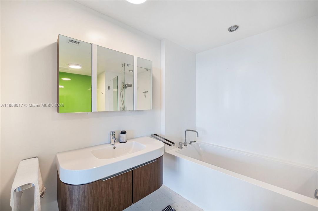 For Sale: $5,550,000 (4 beds, 4 baths, 3155 Square Feet)