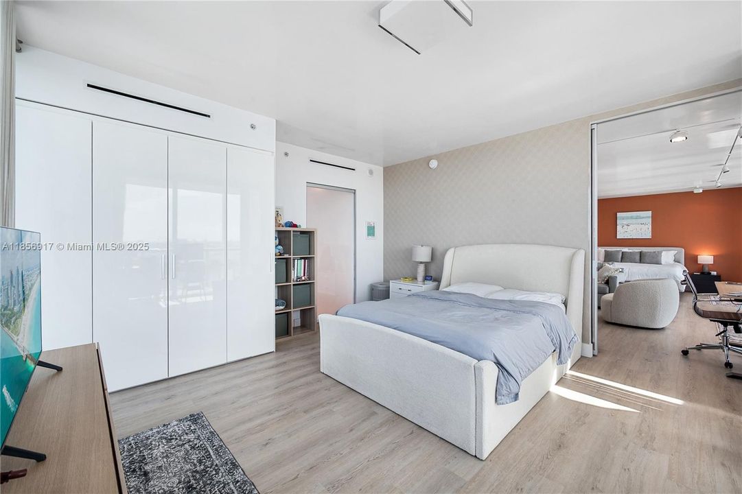 For Sale: $5,550,000 (4 beds, 4 baths, 3155 Square Feet)