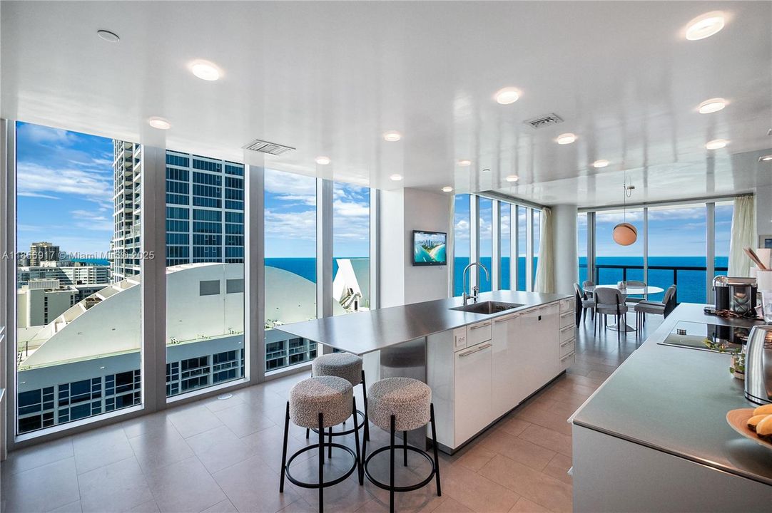 For Sale: $5,550,000 (4 beds, 4 baths, 3155 Square Feet)