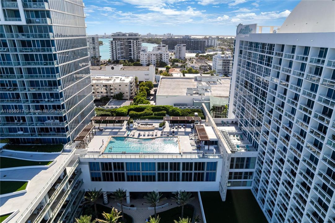 For Sale: $5,550,000 (4 beds, 4 baths, 3155 Square Feet)