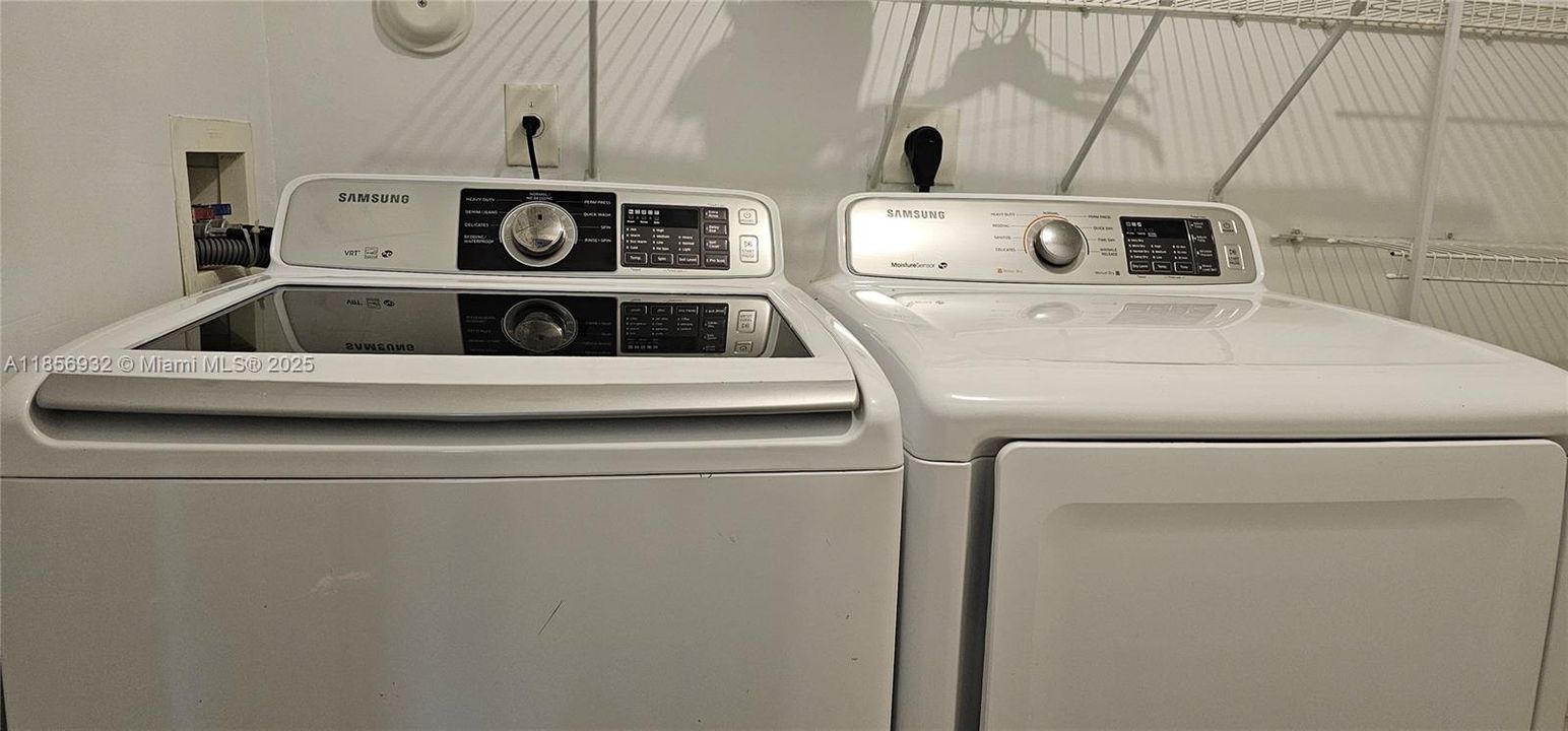 Active With Contract: $2,750 (3 beds, 2 baths, 1315 Square Feet)