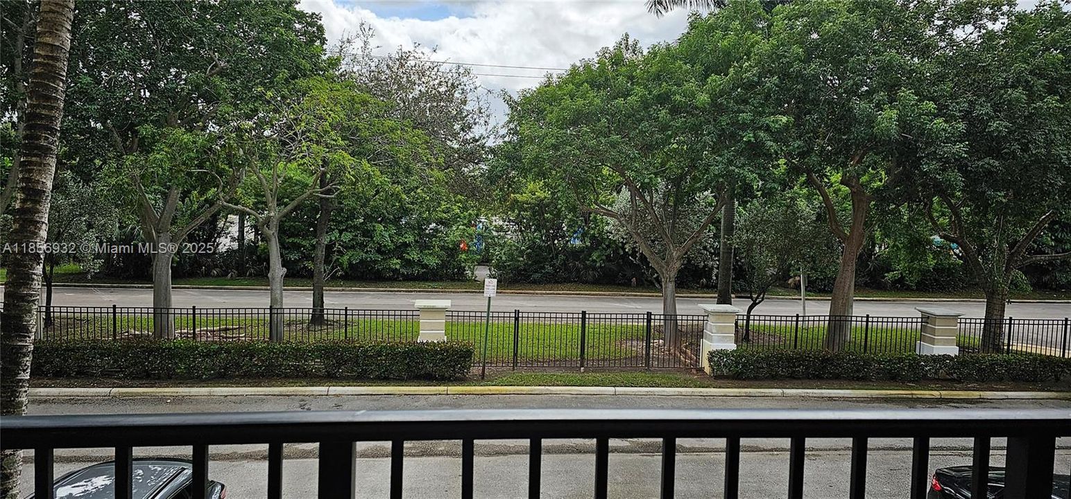 Active With Contract: $2,750 (3 beds, 2 baths, 1315 Square Feet)