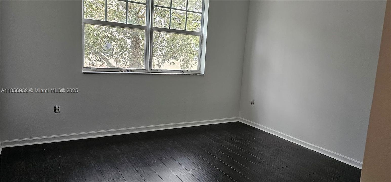 Active With Contract: $2,750 (3 beds, 2 baths, 1315 Square Feet)