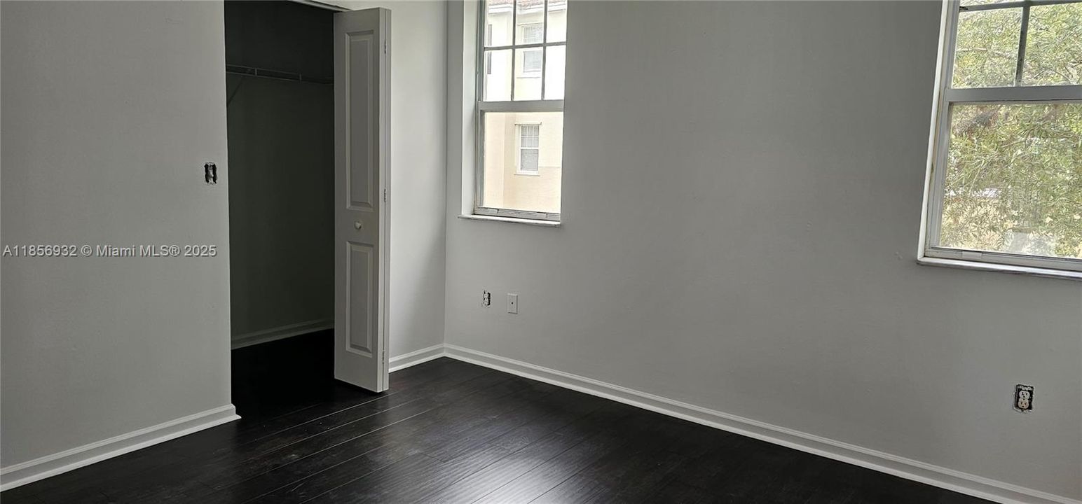 Active With Contract: $2,750 (3 beds, 2 baths, 1315 Square Feet)