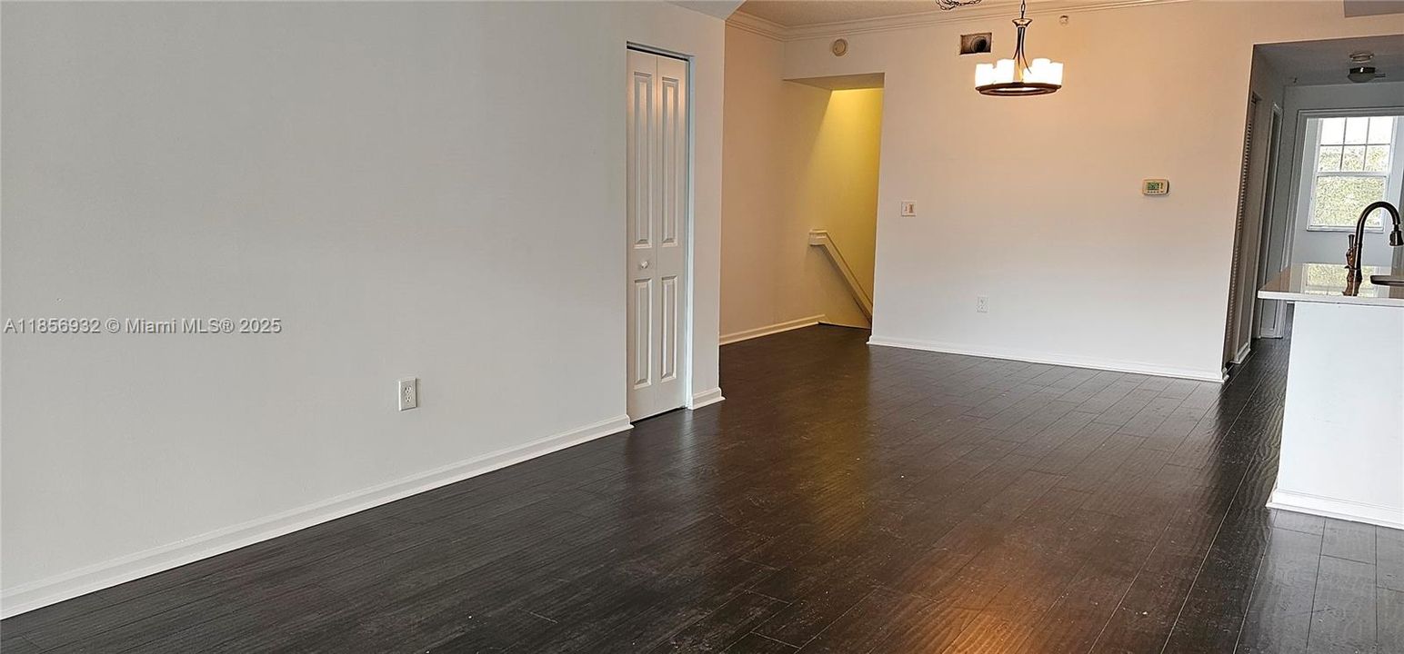 Active With Contract: $2,750 (3 beds, 2 baths, 1315 Square Feet)